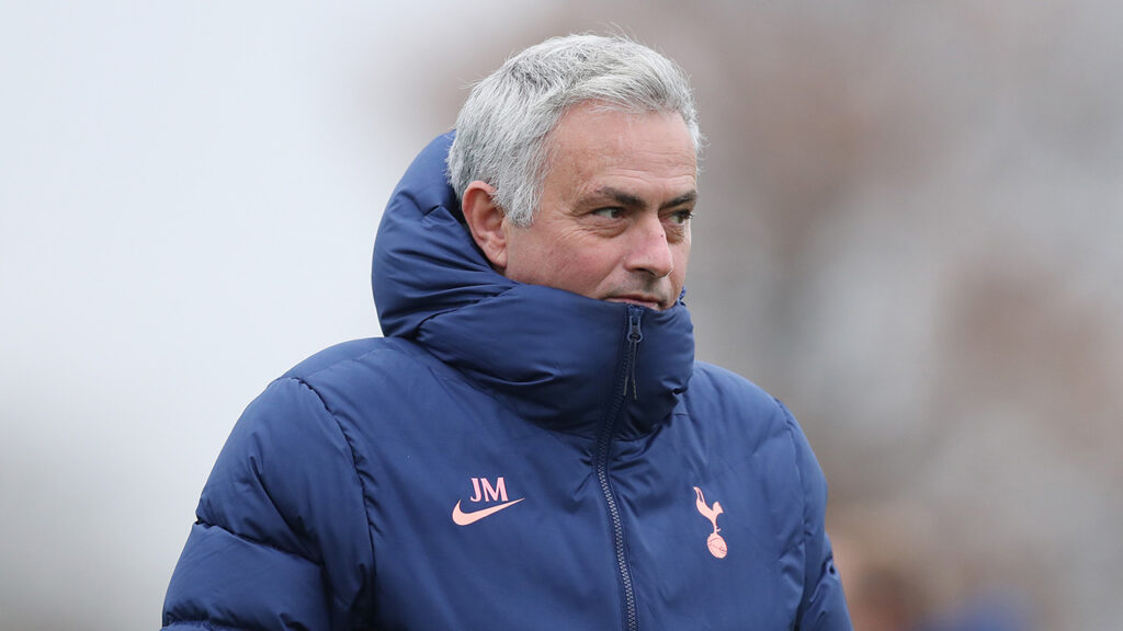 Oficial Mourinho Vai Treinar A Roma