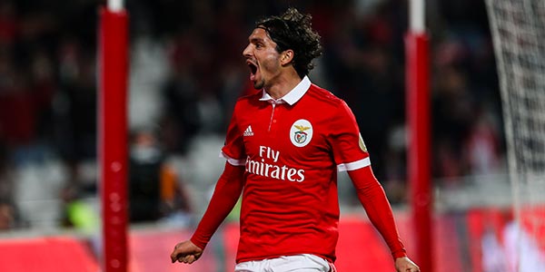 Filip Krovinovic ao serviço do Benfica