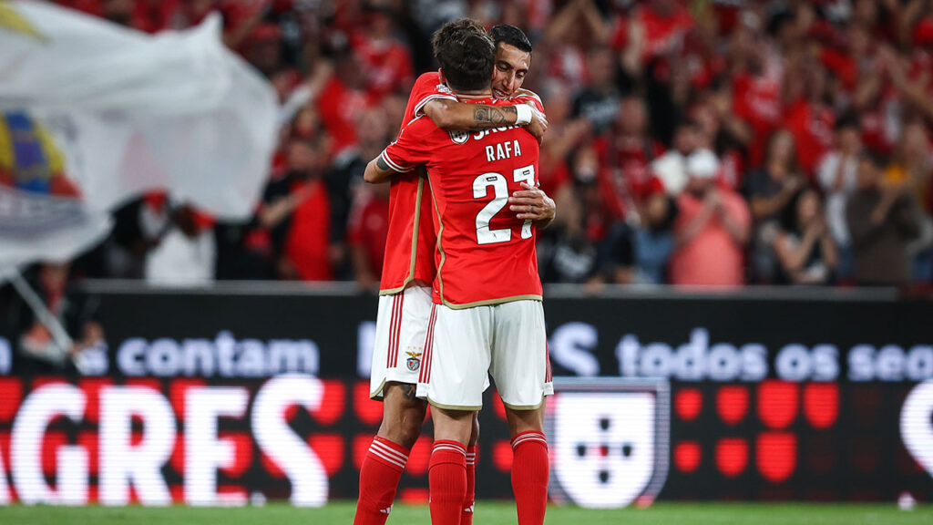 Domínio de Bola - Rafa estava em jogo por 4 cm no golo de Tengsted que deu  a vitória ao Benfica.