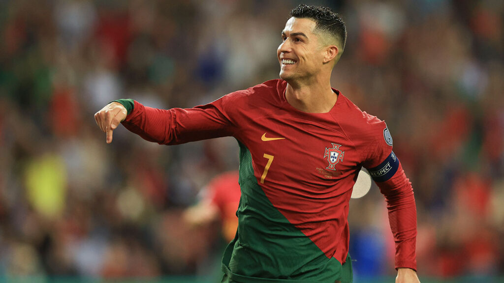 Cristiano Ronaldo brilha, e Portugal vence Eslováquia em jogo