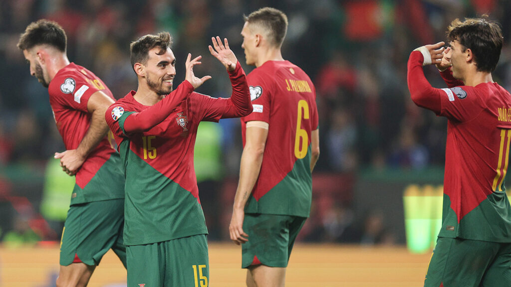 Portugal vence Islândia em Alvalade e termina qualificação com 10
